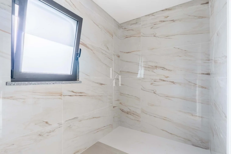 Apartamento T1 para Venda em Quarteira Foto 7