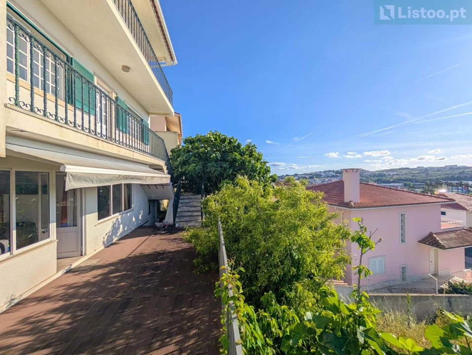 Moradia T5 para Venda em Oeiras e São Julião da Barra, Paço de Arcos e Caxias Foto 1