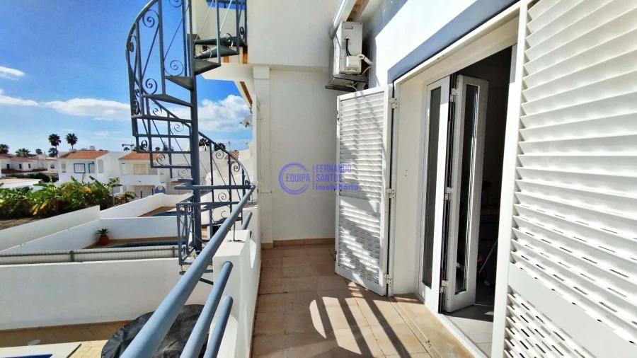 Moradia T4 para Venda em Guia Foto 26