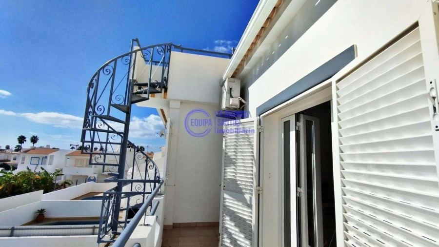 Moradia T4 para Venda em Guia Foto 30