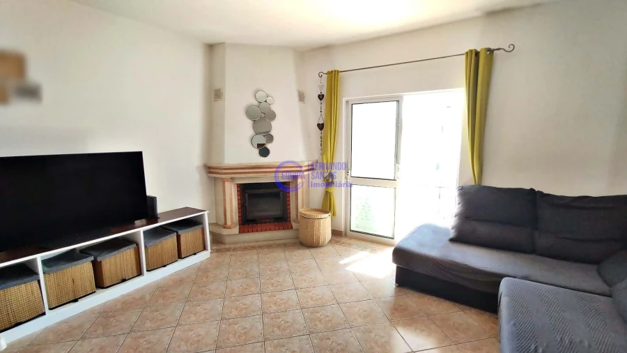 Moradia T4 para Venda em Guia Foto 2