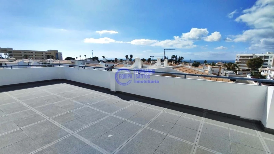 Moradia T4 para Venda em Guia Foto 32