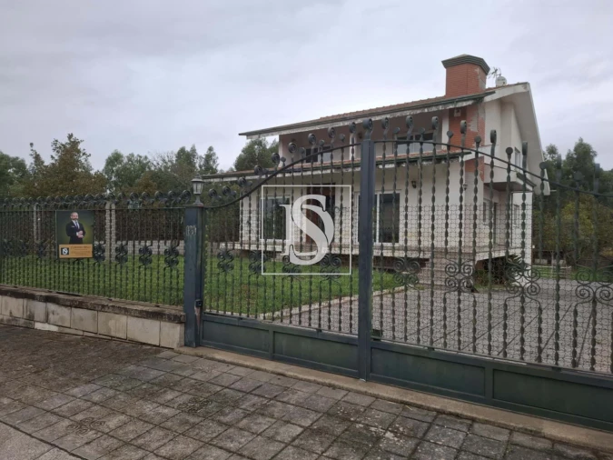 Moradia T4 para Venda em Alfena Foto 26