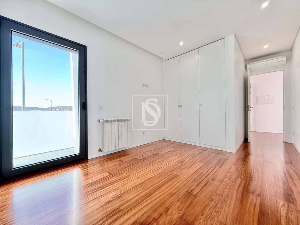 Moradia T4 para Venda em Ponte Foto 10