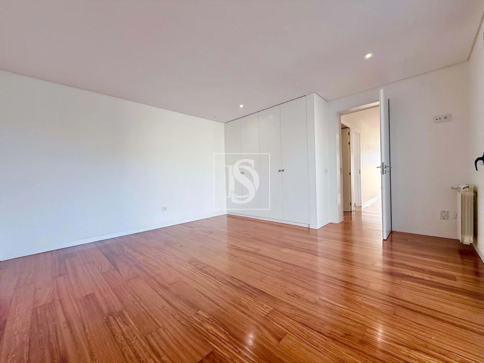 Moradia T4 para Venda em Ponte Foto 24