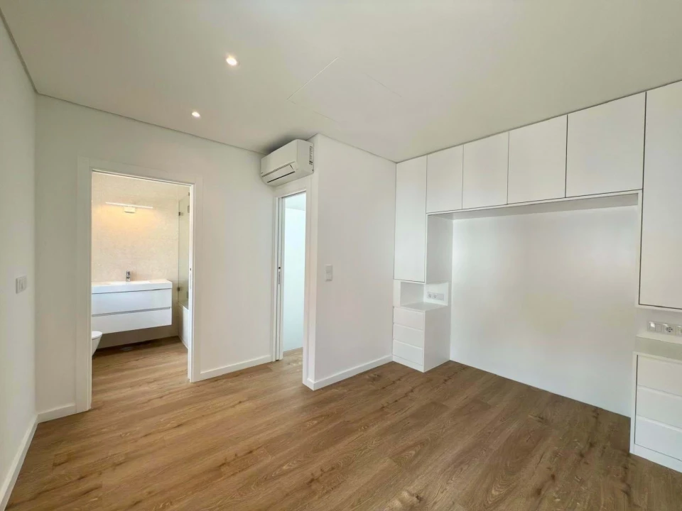 Moradia T3 para Arrendamento em Campolide Foto 10