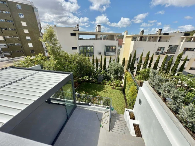 Moradia T3 para Arrendamento em Campolide Foto 17