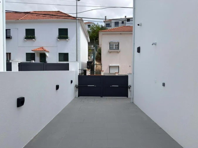 Moradia T3 para Arrendamento em Campolide Foto 32