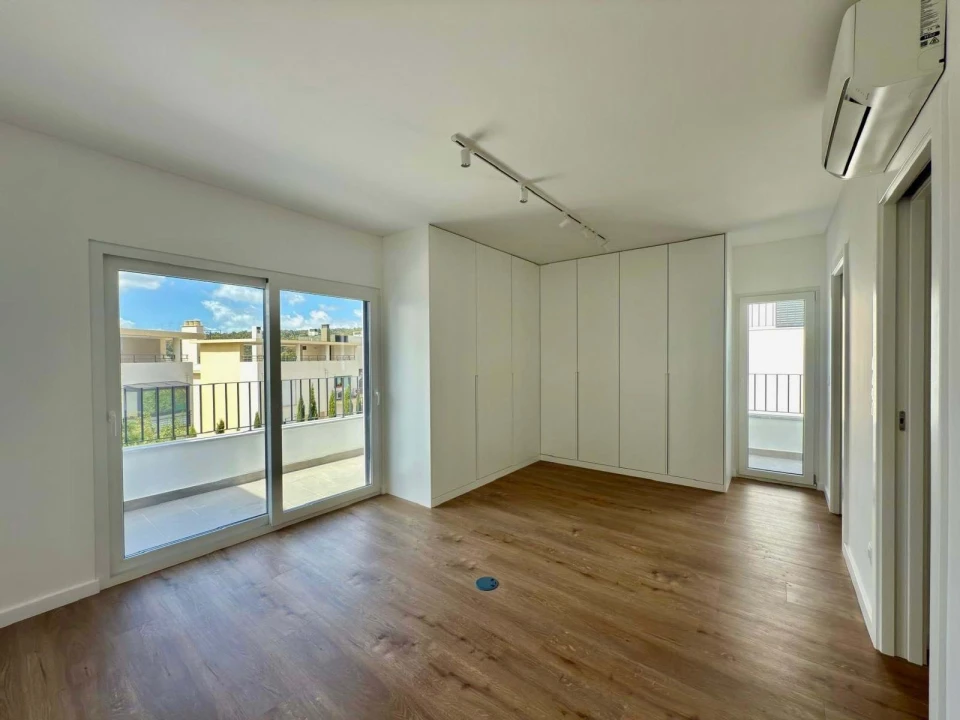 Moradia T3 para Arrendamento em Campolide Foto 11