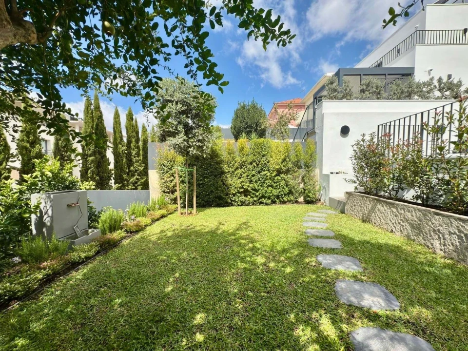 Moradia T3 para Arrendamento em Campolide Foto 27