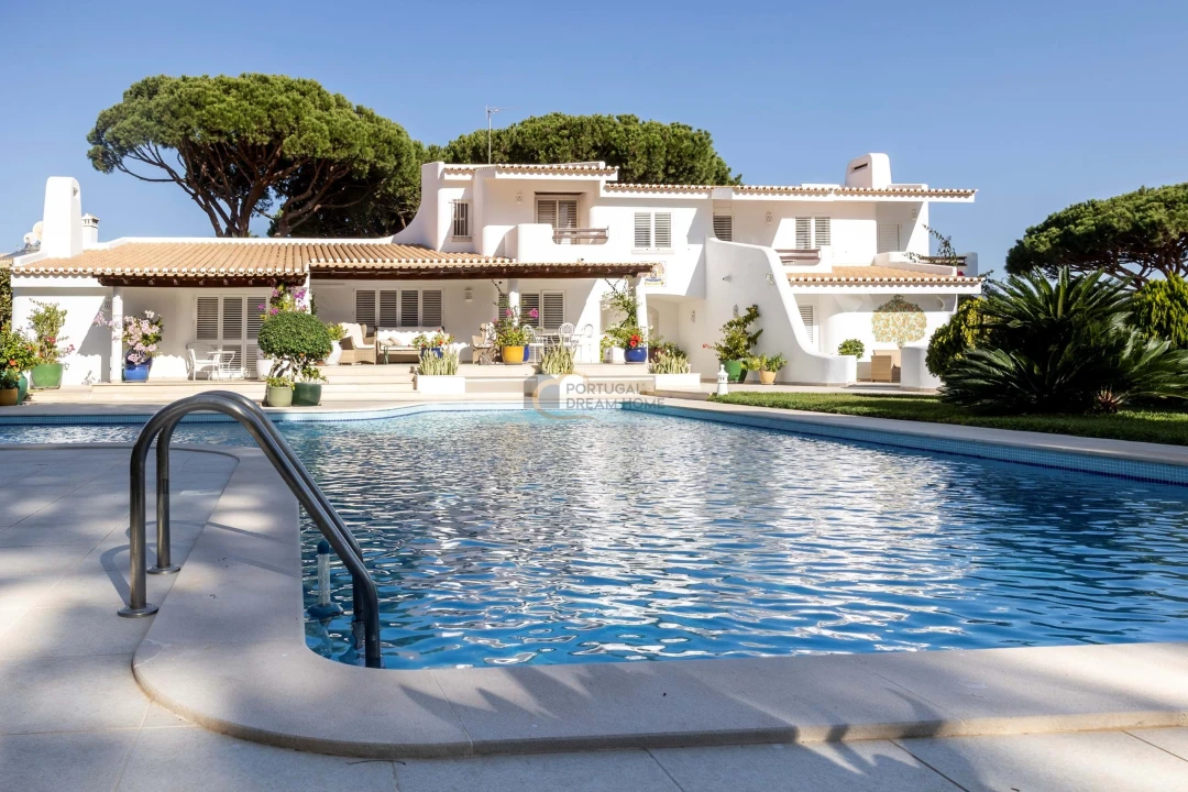 Moradia T5 para Venda em Albufeira e Olhos de Água Foto 2