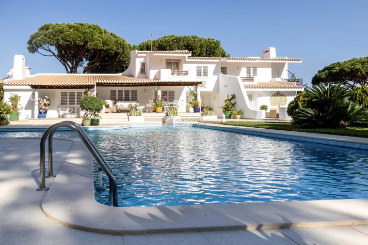 Moradia T5 para Venda em Albufeira e Olhos de Água Foto 2