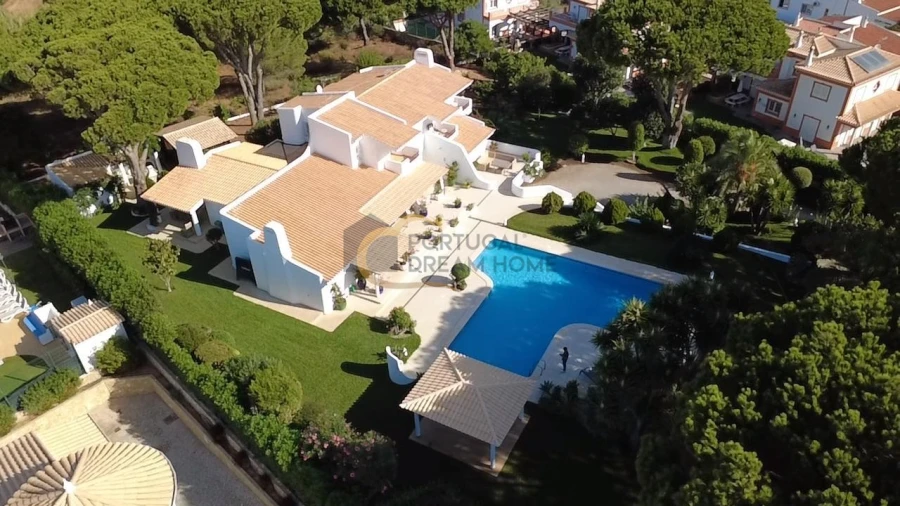 Moradia T5 para Venda em Albufeira e Olhos de Água Foto 6