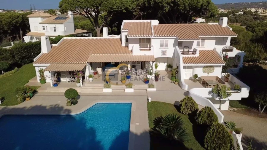 Moradia T5 para Venda em Albufeira e Olhos de Água Foto 5