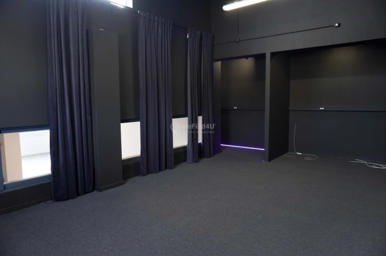 Escritório para Arrendamento em Laranjeiro e Feijó Foto 8