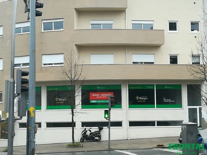 Loja para Arrendamento em São Mamede de Infesta e Senhora da Hora Foto 1