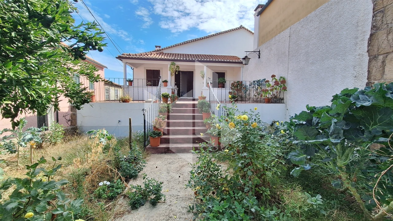 Moradia T4 para Venda em Lobão da Beira Foto 2