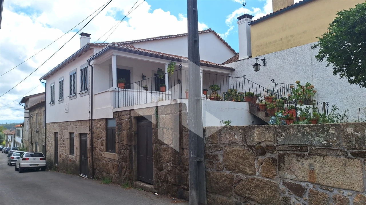 Moradia T4 para Venda em Lobão da Beira Foto 1