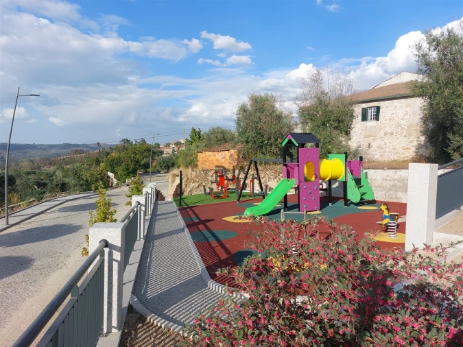 Moradia T4 para Venda em Vila Cova do Covelo/Mareco Foto 15