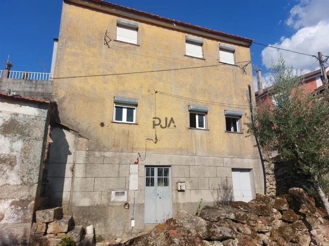 Moradia T4 para Venda em Vila Cova do Covelo/Mareco