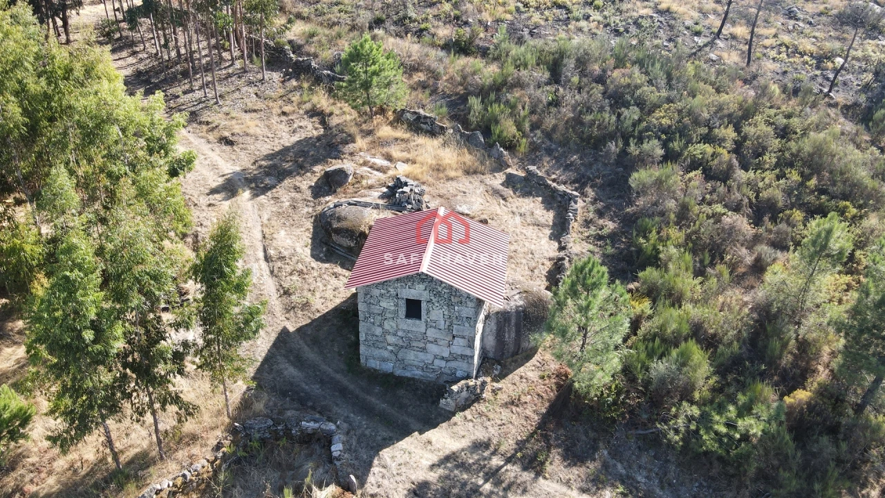 Quinta T2 para Venda em Tavares (Chãs, Várzea e Travanca) Foto 7