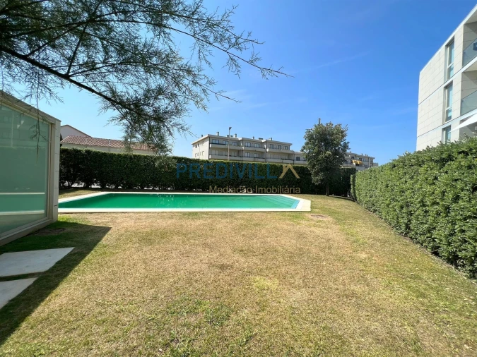 Apartamento T1 para Arrendamento em Azurara Foto 18