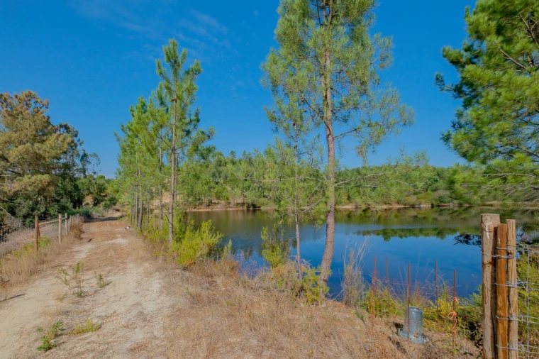 Quinta T2 para Venda em Raposa Foto 21