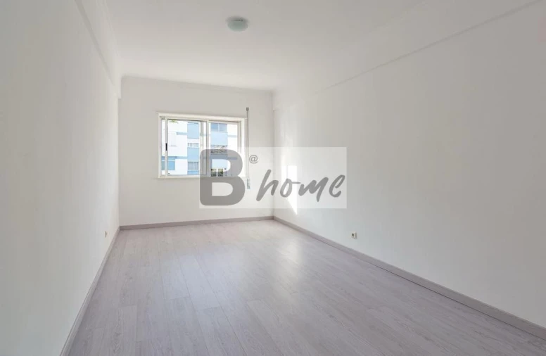 Apartamento T3 para Venda em Charneca de Caparica e Sobreda Foto 9