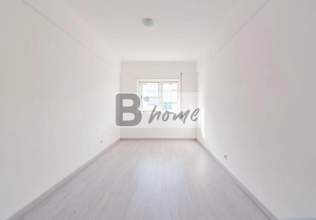 Apartamento T3 para Venda em Charneca de Caparica e Sobreda Foto 12