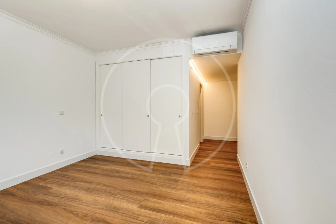 Apartamento T4 para Venda em Santa Maria e São Miguel, São Martinho, São Pedro Penaferrim Foto 13