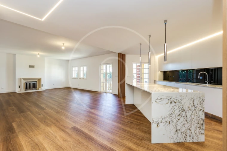 Apartamento T4 para Venda em Santa Maria e São Miguel, São Martinho, São Pedro Penaferrim Foto 2