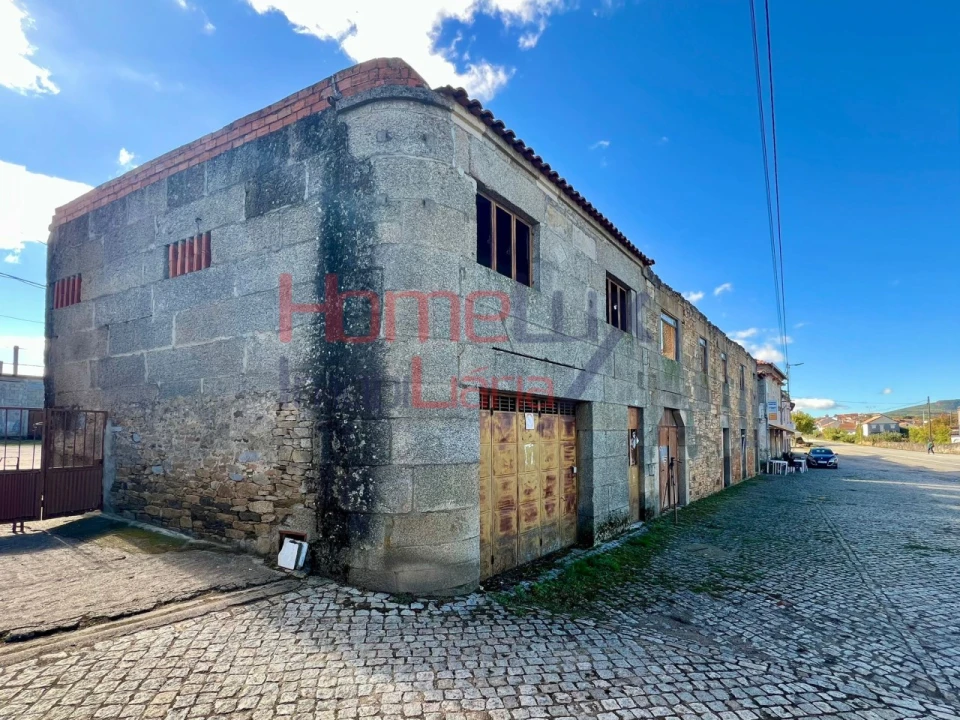 Terreno para Venda em Carviçais Foto 1