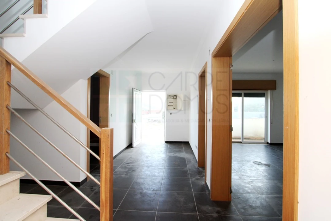 Moradia T4 para Venda em Valado dos Frades Foto 6