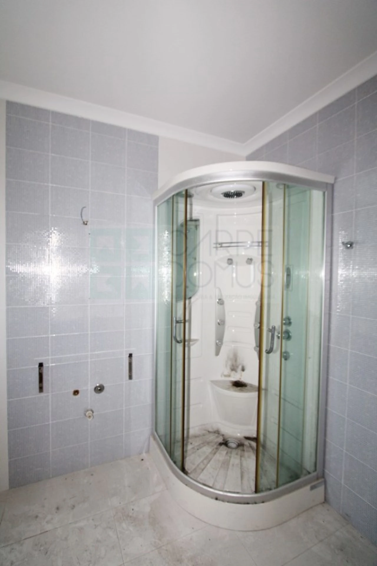 Moradia T4 para Venda em Valado dos Frades Foto 32