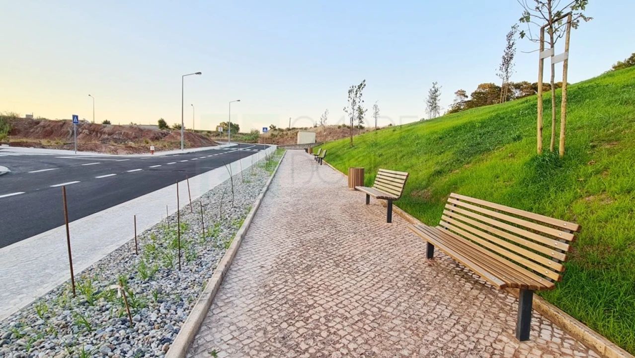 Moradia T4 para Venda em Valado dos Frades Foto 55