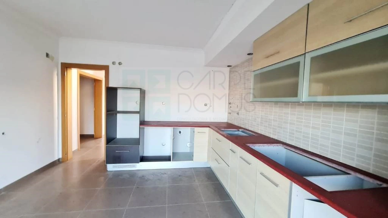 Moradia T4 para Venda em Valado dos Frades Foto 14