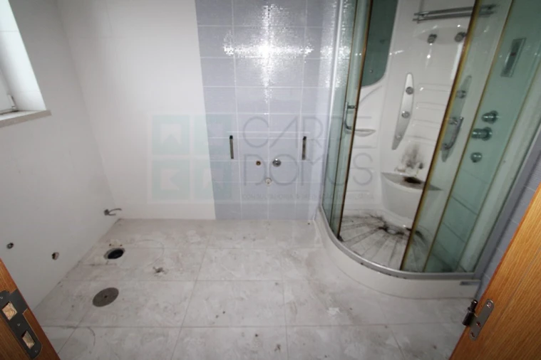 Moradia T4 para Venda em Valado dos Frades Foto 33