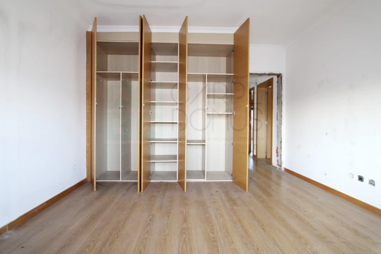 Moradia T4 para Venda em Valado dos Frades Foto 25