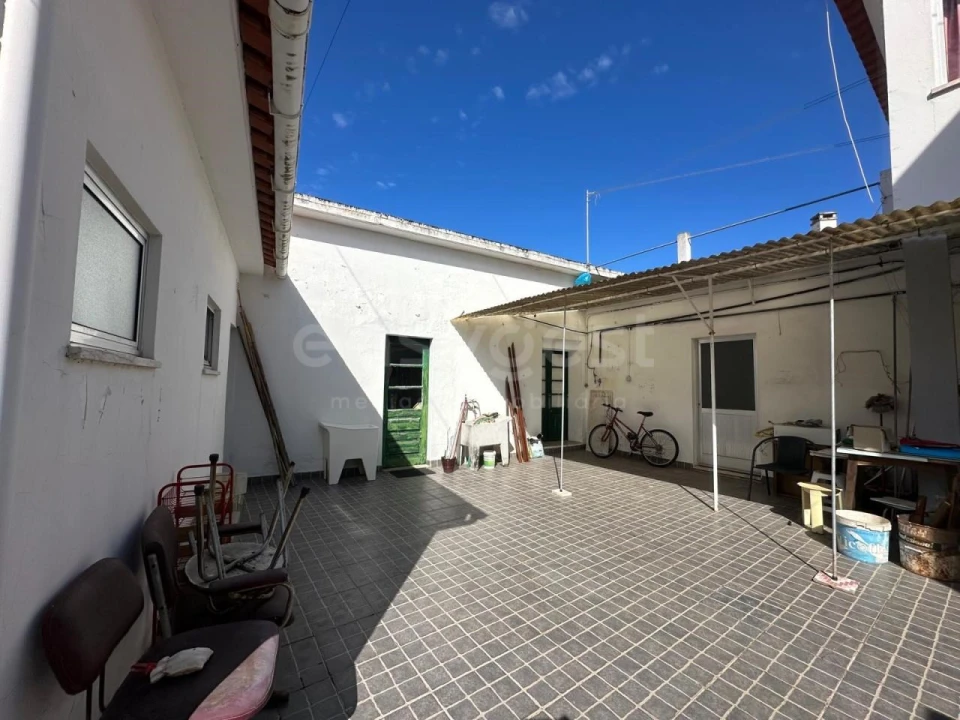 Moradia T7 para Venda em Valado dos Frades Foto 3