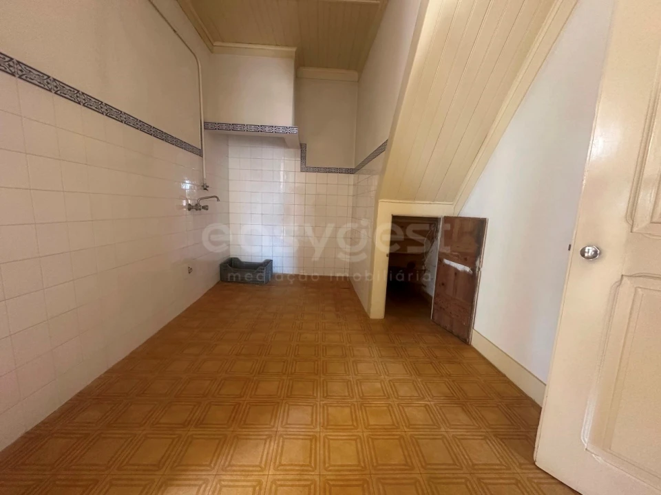 Moradia T7 para Venda em Valado dos Frades Foto 25