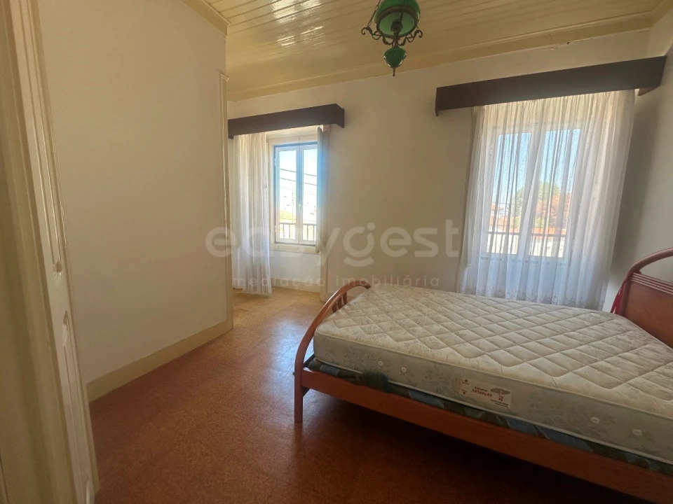 Moradia T7 para Venda em Valado dos Frades Foto 28