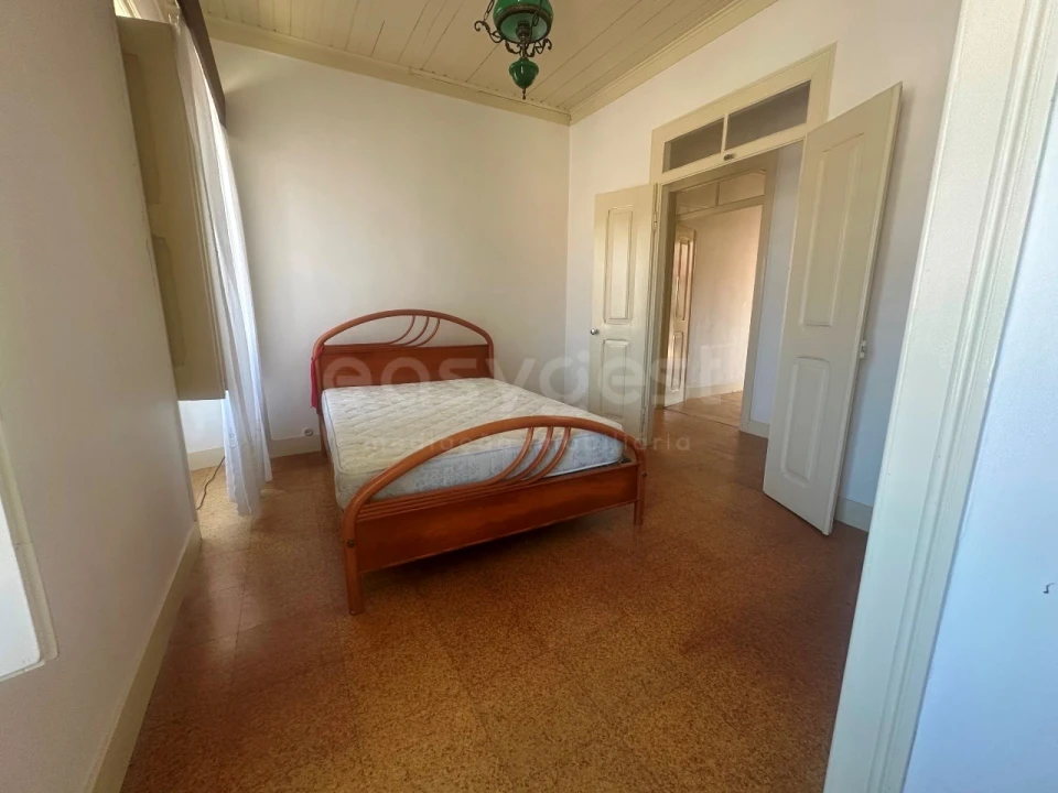 Moradia T7 para Venda em Valado dos Frades Foto 29