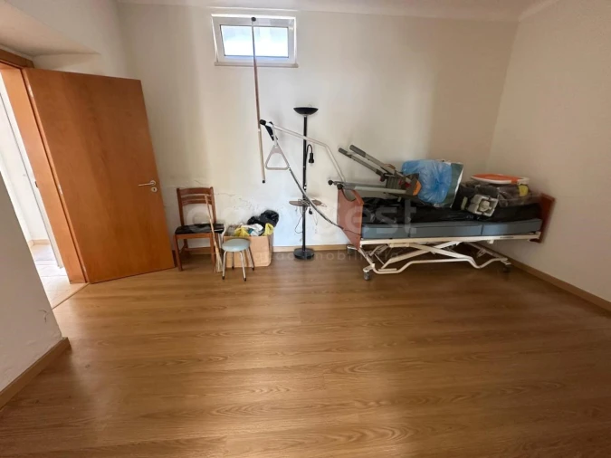 Moradia T7 para Venda em Valado dos Frades Foto 6