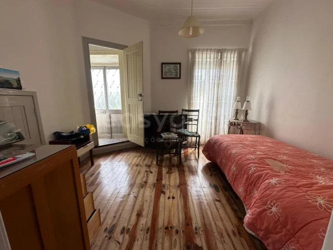 Moradia T7 para Venda em Valado dos Frades Foto 9