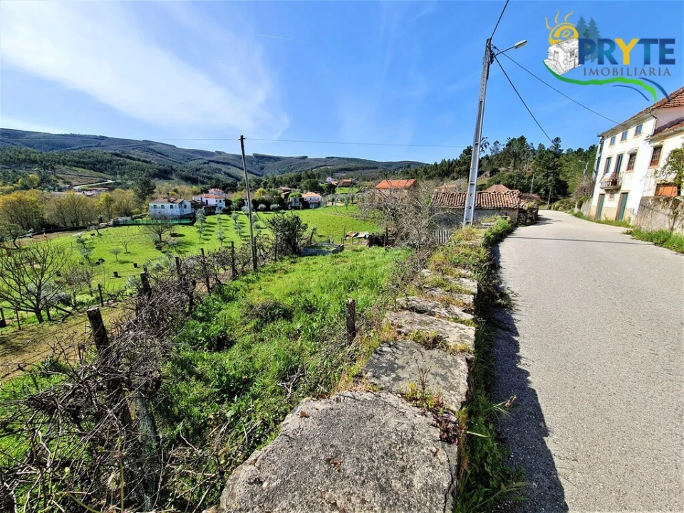 Moradia T4 para Venda em Alvares Foto 7