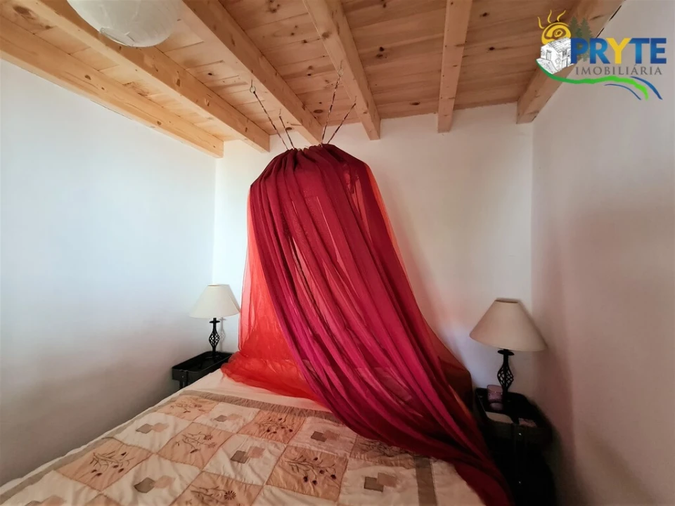 Moradia T4 para Venda em Alvares Foto 11