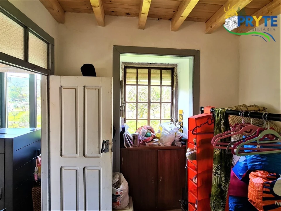 Moradia T4 para Venda em Alvares Foto 12