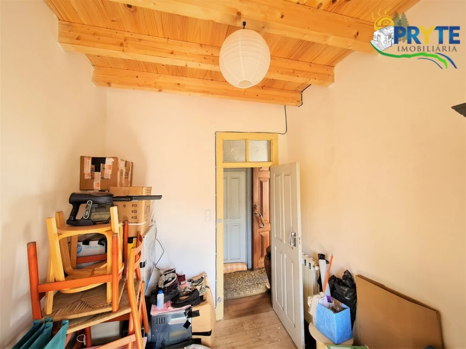 Moradia T4 para Venda em Alvares Foto 13