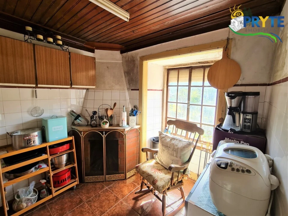 Moradia T4 para Venda em Alvares Foto 16