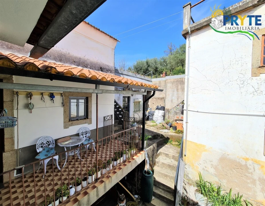 Moradia T4 para Venda em Alvares Foto 23